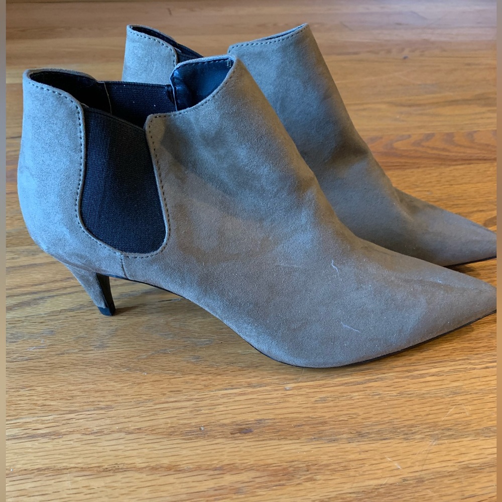 NWOT Zara Suede Ankle Boots, size 9 is / EU 40